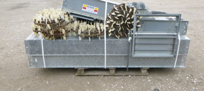 Perry 735 Chain & Flight Conveyor