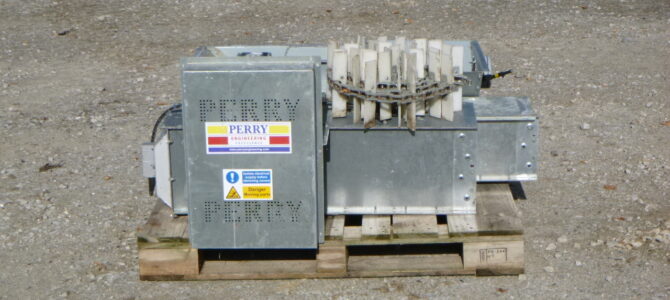 Perry 960 Chain & Flight Conveyor